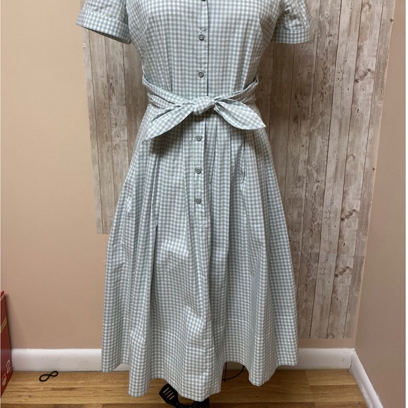 Delilah Sample - Picture 2 of 2